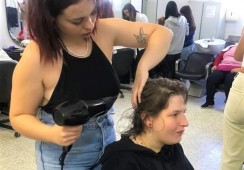 Sessão de beleza e bem-estar para clientes do CACI