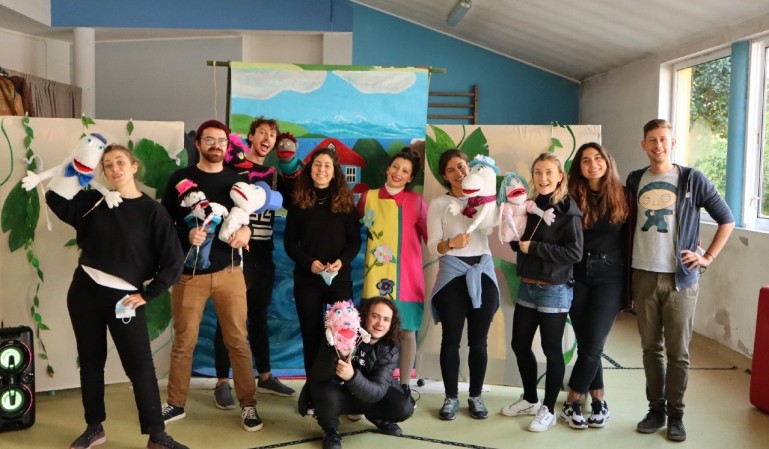 Casa da Juventude de Amarante surpreendeu clientes do CACI com uma peça de teatro surpresa
